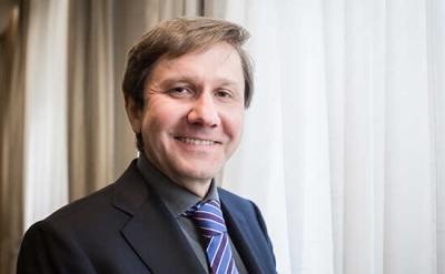 Узун стал совладельцем авиакомпаний, а &laquo;Просвещение&raquo; продано